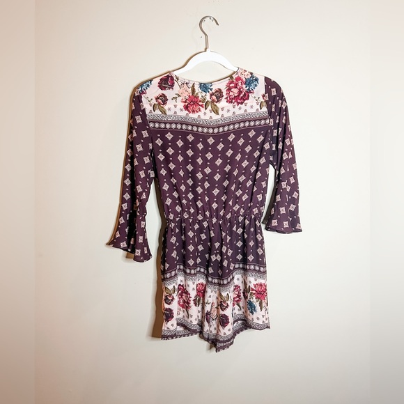 Cute Patterned Romper - Picture 5 of 5